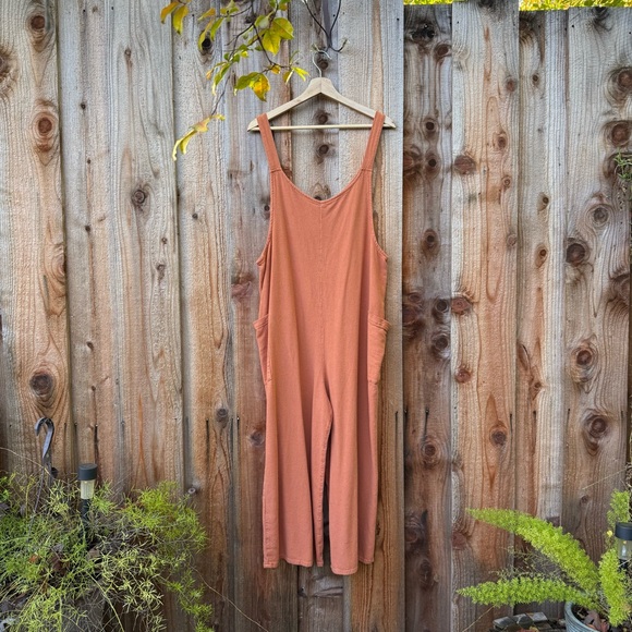 Burnt Orange Wide-Leg Cropped Overall Jumpsuit 🌿 - Picture 2 of 6